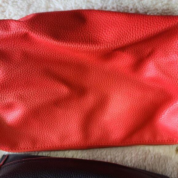 BCBG Paris reversible tote with crossbody bag - Picture 4 of 8